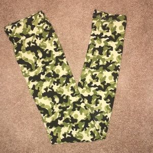 Kids camo Lularoe L/XL leggings